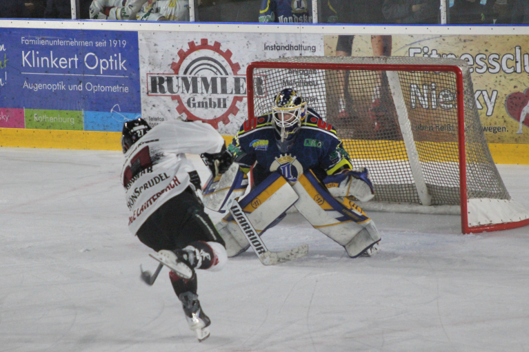 Mit einer couragierten Leistung zum ersten Erfolg